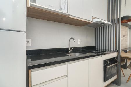 Cozinha de apartamento para alugar com 1 quarto, 27m² em Auxiliadora, Porto Alegre