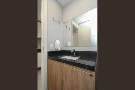 Banheiro de apartamento para alugar com 1 quarto, 27m² em Auxiliadora, Porto Alegre