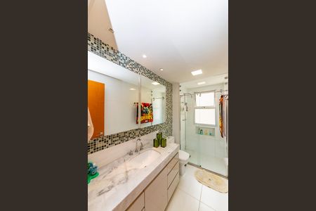 Apartamento à venda com 141m², 4 quartos e 2 vagasBanheiro Social