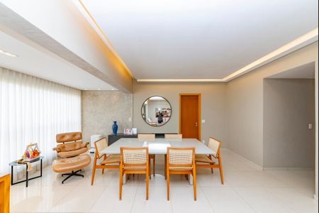 Apartamento à venda com 141m², 4 quartos e 2 vagasSala