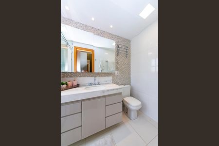 Apartamento à venda com 141m², 4 quartos e 2 vagasBanheiro da Suíte