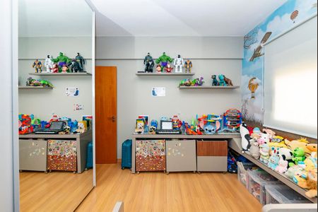 Apartamento à venda com 141m², 4 quartos e 2 vagasQuarto 3