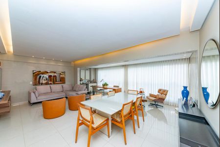 Apartamento à venda com 141m², 4 quartos e 2 vagasSala