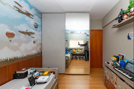 Apartamento à venda com 141m², 4 quartos e 2 vagasQuarto 3