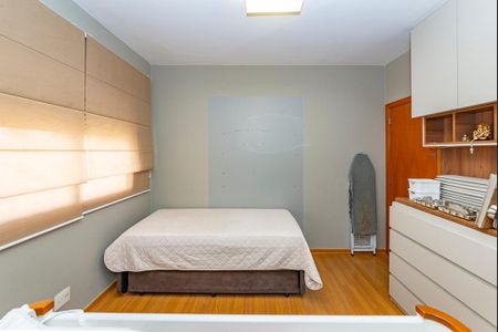 Apartamento à venda com 141m², 4 quartos e 2 vagasQuarto 1