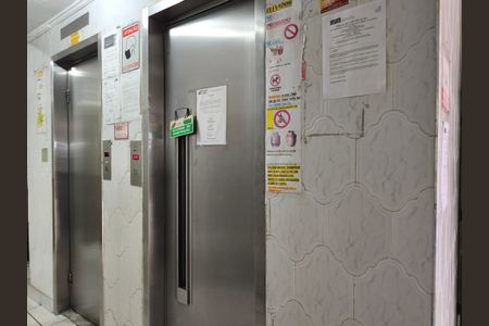 Studio à venda com 32m², 1 quarto e sem vagaElevadores