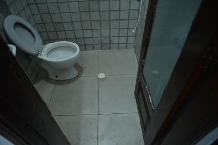 Casa à venda com 230m², 2 quartos e 2 vagasBanheiro Social