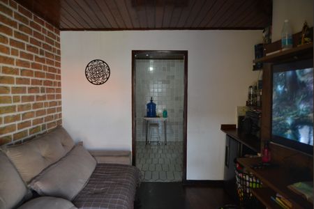 Casa à venda com 230m², 2 quartos e 2 vagasSala