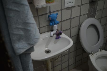 Casa à venda com 230m², 2 quartos e 2 vagasBanheiro Social