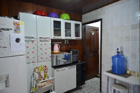 Casa à venda com 230m², 2 quartos e 2 vagasCozinha