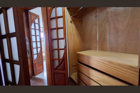 Apartamento para alugar com 200m², 4 quartos e 3 vagasCloset da Suíte 1