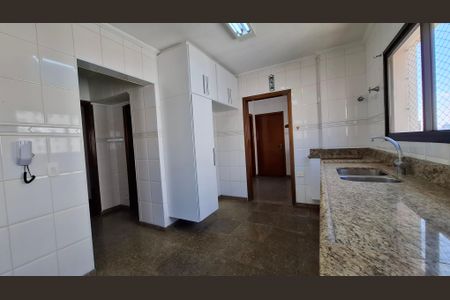 Apartamento para alugar com 200m², 4 quartos e 3 vagasCozinha