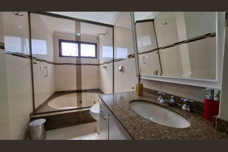 Apartamento para alugar com 200m², 4 quartos e 3 vagasBanheiro da Suíte 1