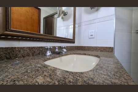 Apartamento para alugar com 200m², 4 quartos e 3 vagasBanheiro da Suíte 2