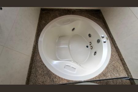 Apartamento para alugar com 200m², 4 quartos e 3 vagasBanheiro da Suíte 1