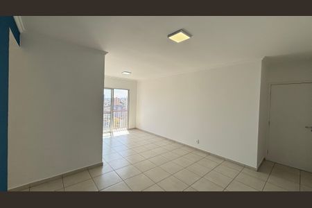 Apartamento para alugar com 77m², 3 quartos e 1 vagaSala 