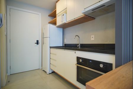 Cozinha de kitnet/studio para alugar com 1 quarto, 27m² em Auxiliadora, Porto Alegre