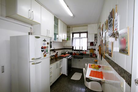 Apartamento à venda com 145m², 4 quartos e 3 vagasCozinha