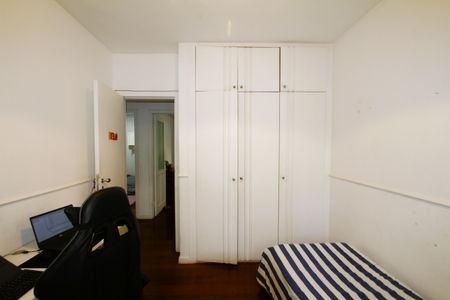 Apartamento à venda com 145m², 4 quartos e 3 vagasQuarto 2