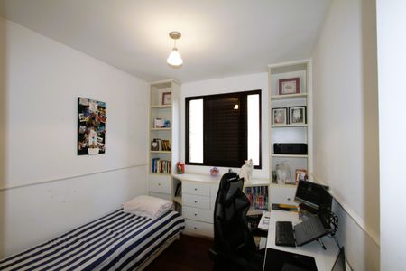 Quarto 2 de apartamento à venda com 4 quartos, 145m² em Buritis, Belo Horizonte
