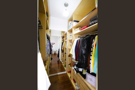 Apartamento à venda com 145m², 4 quartos e 3 vagasCloset 