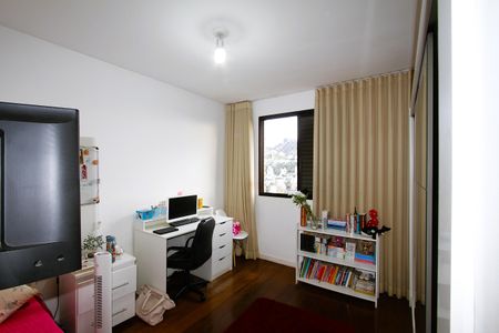 Apartamento à venda com 145m², 4 quartos e 3 vagasQuarto 3