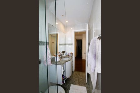 Apartamento à venda com 145m², 4 quartos e 3 vagasBanheiro Social