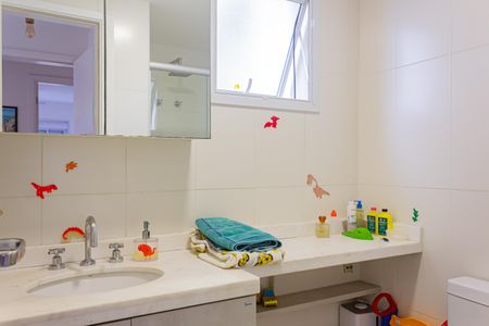 Apartamento à venda com 159m², 4 quartos e 2 vagasBanheiro da Suíte 3