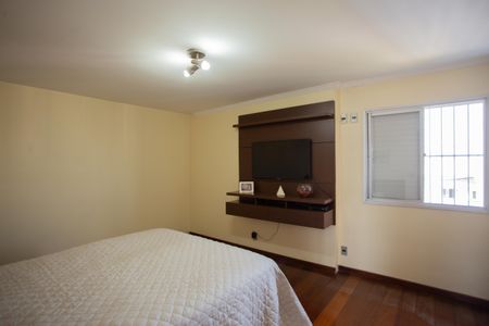 Apartamento à venda com 150m², 4 quartos e 2 vagas Apartamento à venda com 150m², 4 quartos e 2 vagasSuíte