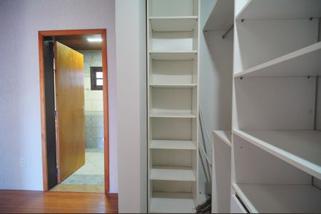 Casa para alugar com 200m², 4 quartos e 1 vagaCloset da suíte