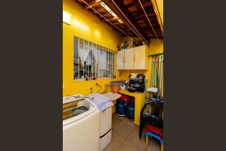 Casa à venda com 90m², 2 quartos e 2 vagas Casa à venda com 90m², 2 quartos e 2 vagasÁrea de Serviço