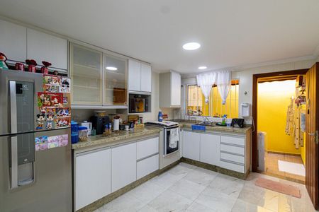 Casa à venda com 90m², 2 quartos e 2 vagas Casa à venda com 90m², 2 quartos e 2 vagasCozinha