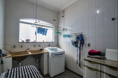 Casa para alugar com 401m², 4 quartos e 5 vagasÁrea de Serviço