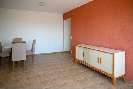 Apartamento para alugar com 80m², 2 quartos e 1 vagaSala