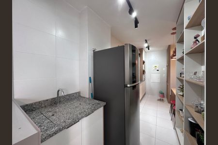 Apartamento à venda com 76m², 2 quartos e 1 vagaÁrea de Serviço