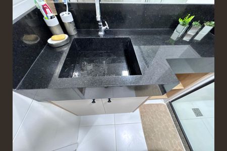 Apartamento à venda com 76m², 2 quartos e 1 vagaBanheiro da Suíte