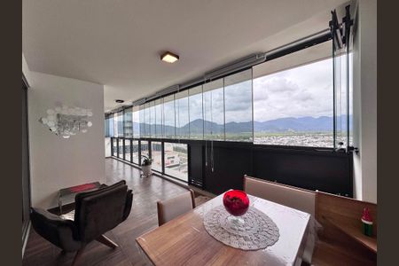 Apartamento à venda com 76m², 2 quartos e 1 vagaVaranda