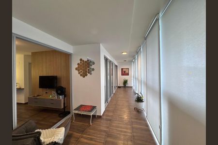 Apartamento à venda com 76m², 2 quartos e 1 vagaVaranda