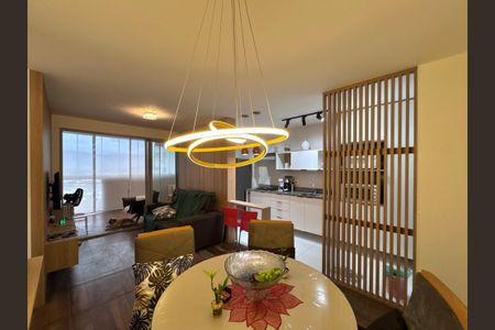 Sala de apartamento para alugar com 2 quartos, 76m² em Recreio dos Bandeirantes, Rio de Janeiro