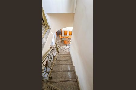 Apartamento à venda com 190m², 3 quartos e 1 vagaEscada