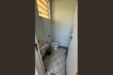 Casa à venda com 130m², 4 quartos e 4 vagasBanheiro de Serviço