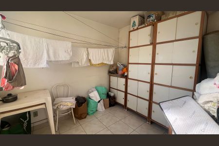 Casa à venda com 130m², 4 quartos e 4 vagasQuarto de Serviço