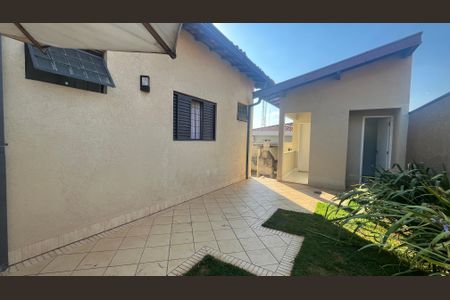 Casa à venda com 130m², 4 quartos e 4 vagasÁrea Externa