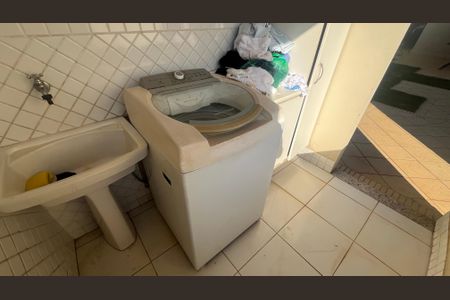 Casa à venda com 130m², 4 quartos e 4 vagasÁrea de Serviço