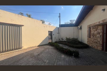 Casa à venda com 130m², 4 quartos e 4 vagasÁrea Externa