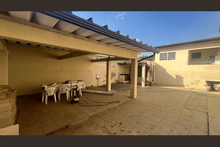 Casa à venda com 130m², 4 quartos e 4 vagasÁrea Externa