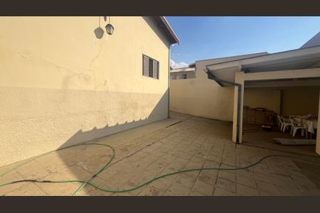 Casa à venda com 130m², 4 quartos e 4 vagasÁrea Externa