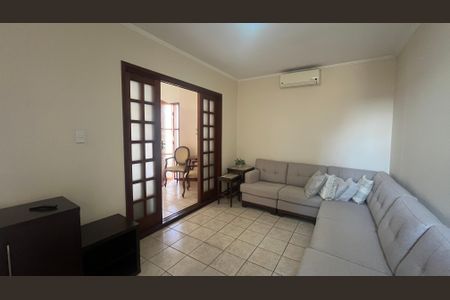 Casa à venda com 130m², 4 quartos e 4 vagasSala