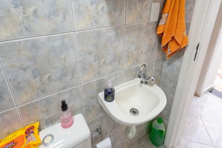 Casa à venda com 100m², 2 quartos e 1 vaga Casa à venda com 100m², 2 quartos e 1 vagaBanheiro de serviço