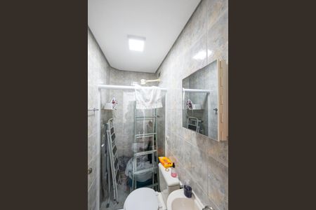 Casa à venda com 100m², 2 quartos e 1 vaga Casa à venda com 100m², 2 quartos e 1 vagaBanheiro de serviço